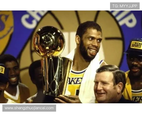 字母哥再创辉煌生涯第157次30分10板5助追平贾巴尔并列历史第一