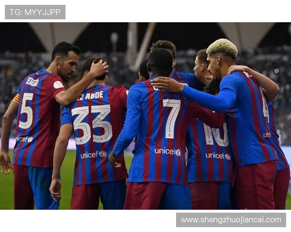 巴萨诺坎普周五公开训练门票热销已达12000张吸引众多球迷参与